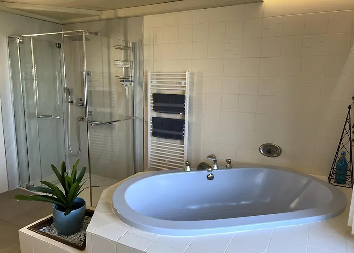 Traumhaft Grosse Naehe Attersee * Sankt Georgen im Attergau